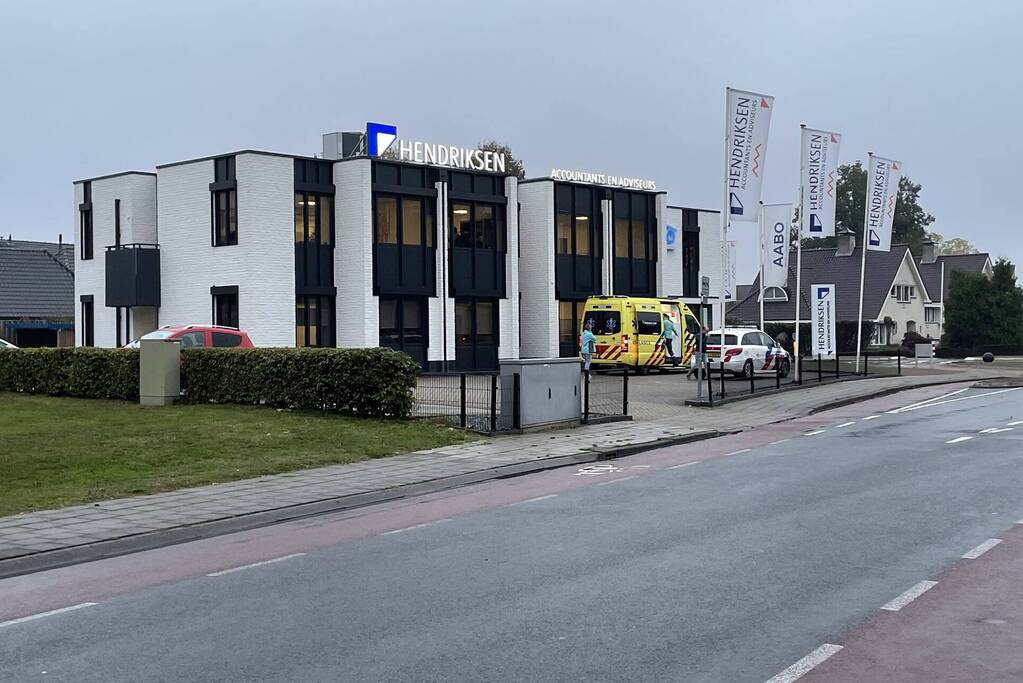 Fietsster onderuitgegaan bij botsing