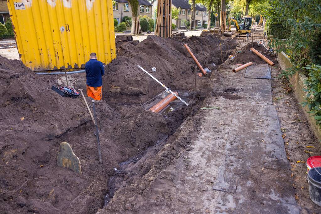 Waterleiding geraakt bij graafwerkzaamheden