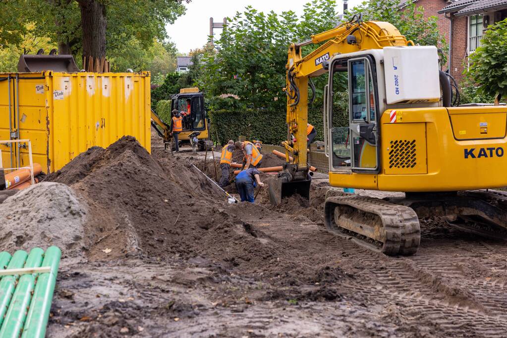 Waterleiding geraakt bij graafwerkzaamheden
