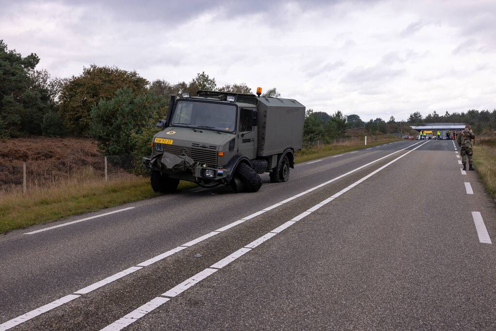 Provincialeweg afgesloten na flink verkeersongeval