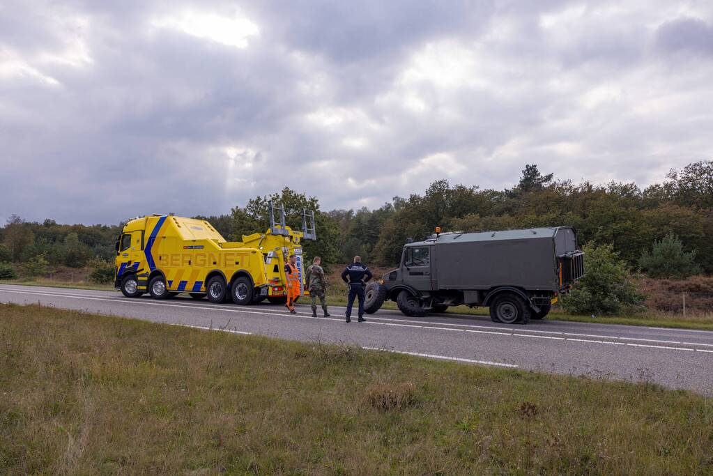 Provincialeweg afgesloten na flink verkeersongeval