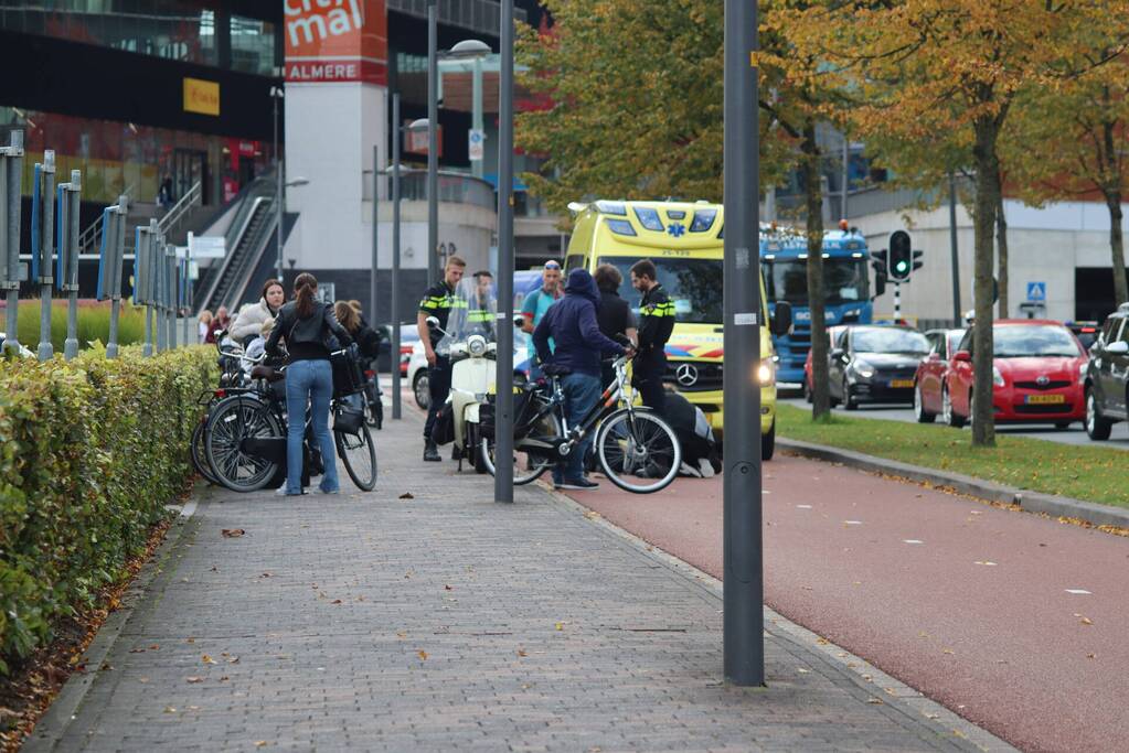 Scooterrijder gewond bij botsing met fietser