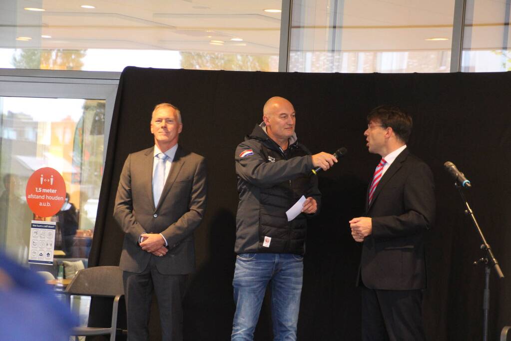 Paralympisch zwemteam gehuldigd