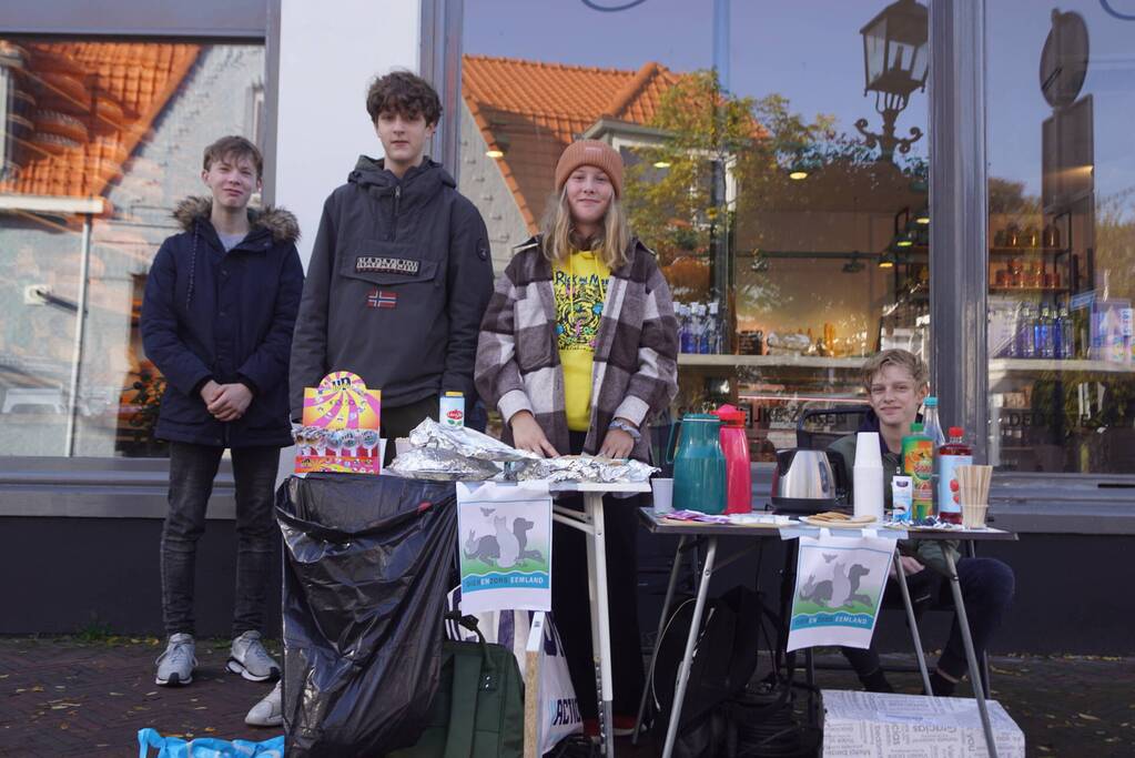 Leerlingen halen geld op voor Stichting Dierenzorg Eemland