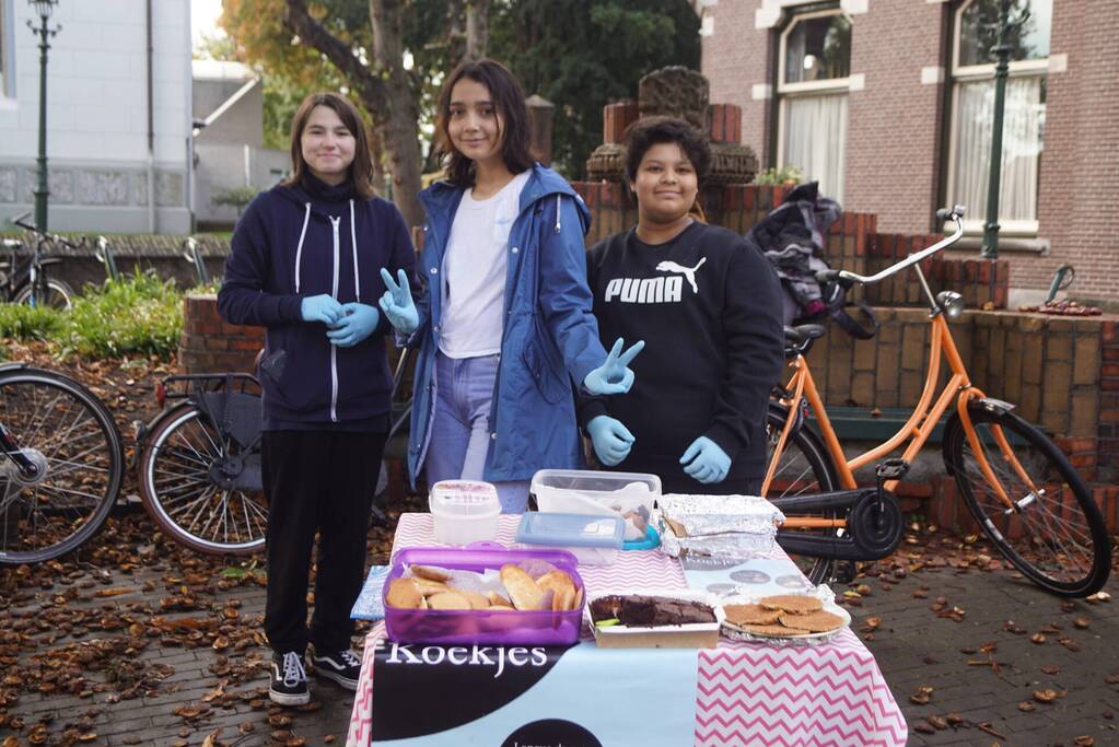 Leerlingen halen geld op voor Stichting Dierenzorg Eemland