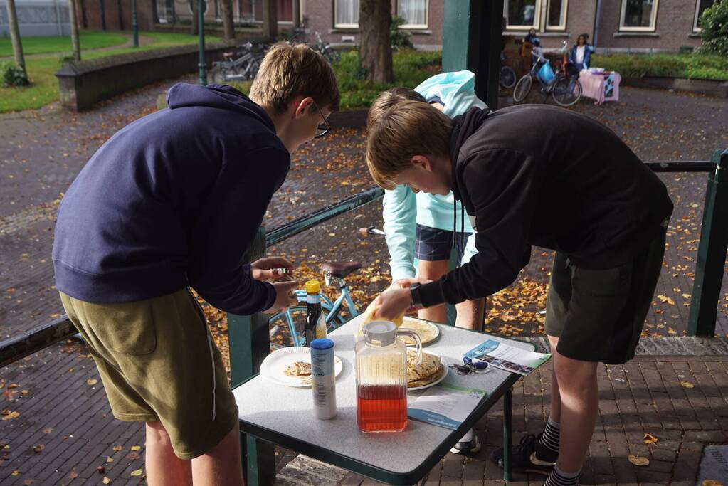 Leerlingen halen geld op voor Stichting Dierenzorg Eemland
