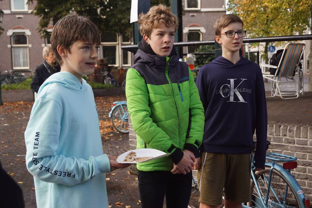 Leerlingen halen geld op voor Stichting Dierenzorg Eemland