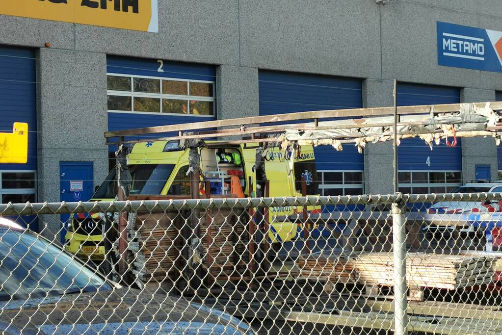 Traumahelikopter landt op bedrijventerrein Kievitsmeent