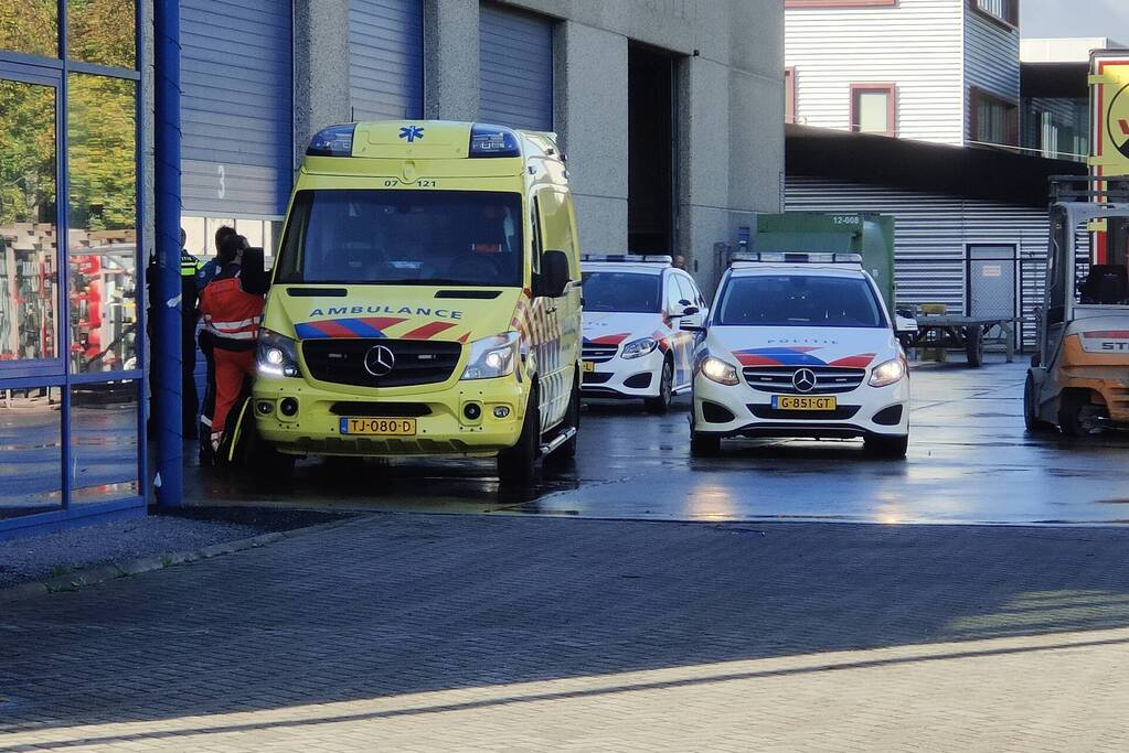 Traumahelikopter landt op bedrijventerrein Kievitsmeent