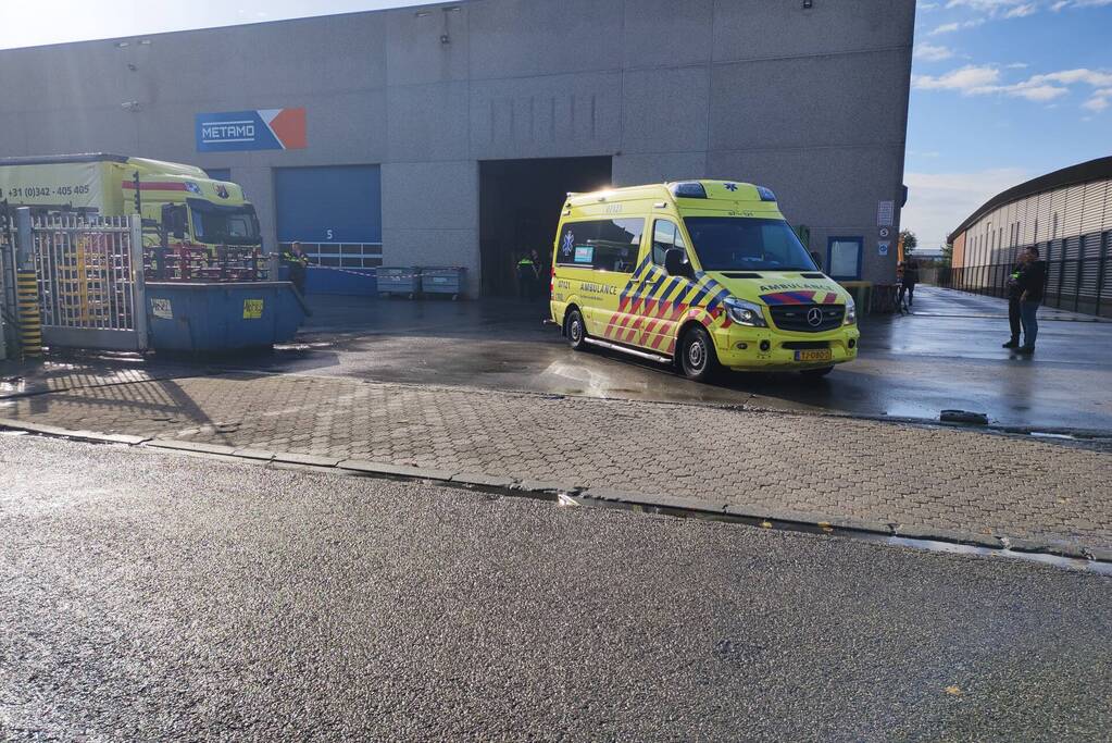 Traumahelikopter landt op bedrijventerrein Kievitsmeent