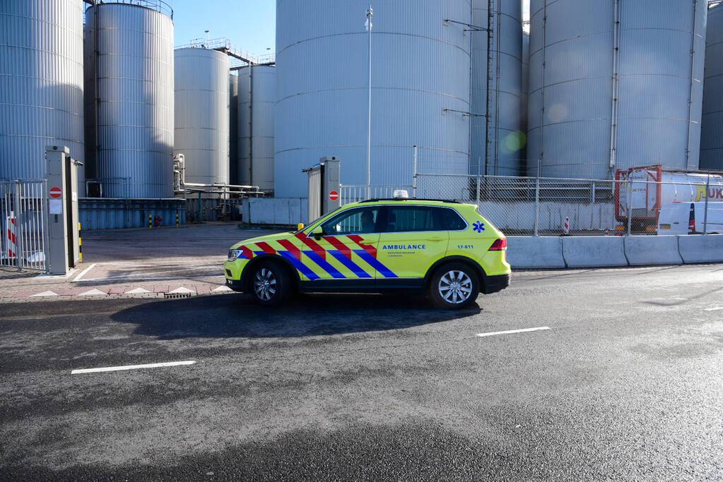 Man van hoogte gevallen in machinekamer van schip