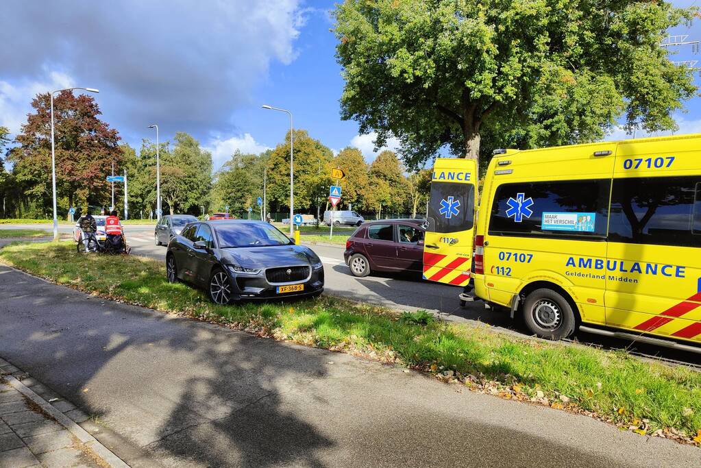 Fietsster gewond bij verkeersongeval in Bloemenbuurt