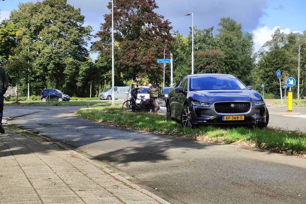 Fietsster gewond bij verkeersongeval in Bloemenbuurt