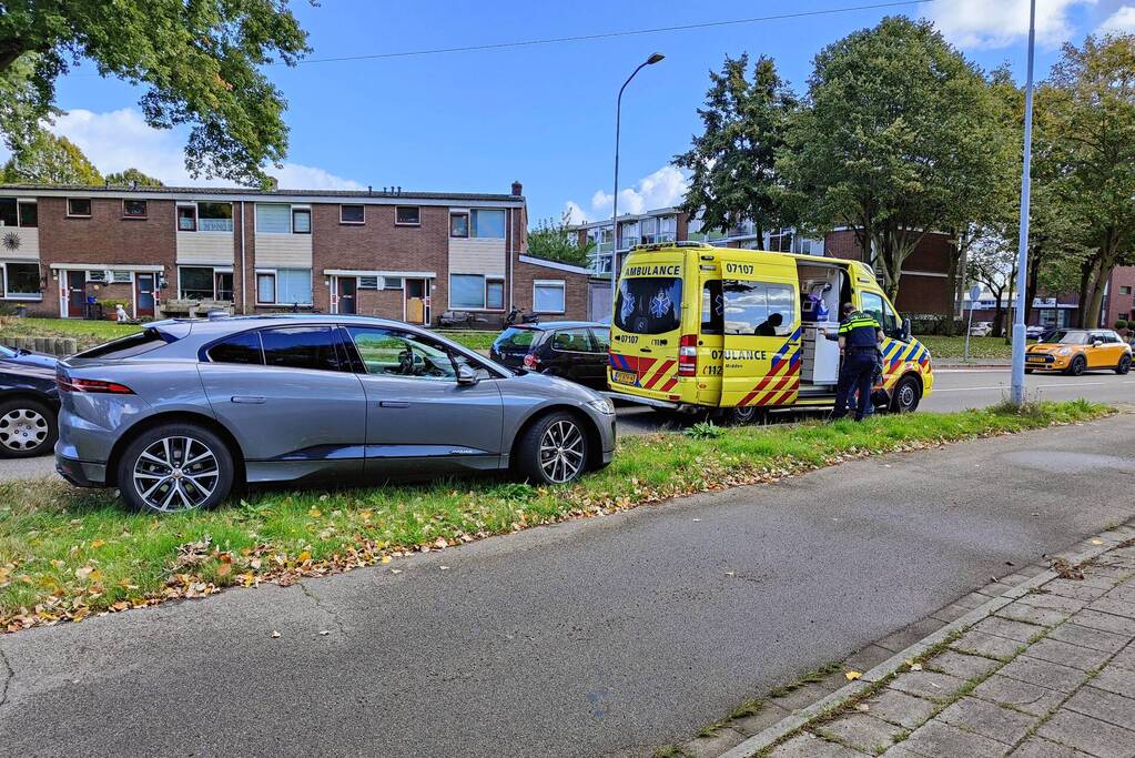 Fietsster gewond bij verkeersongeval in Bloemenbuurt