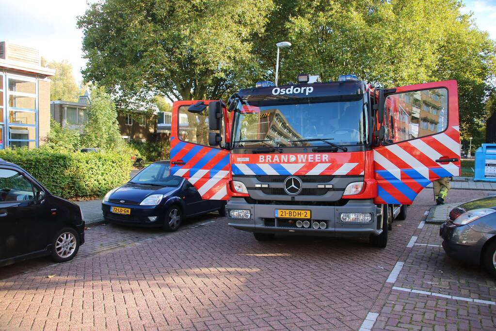 Brandende kaarsjes zorg voor brand in woning