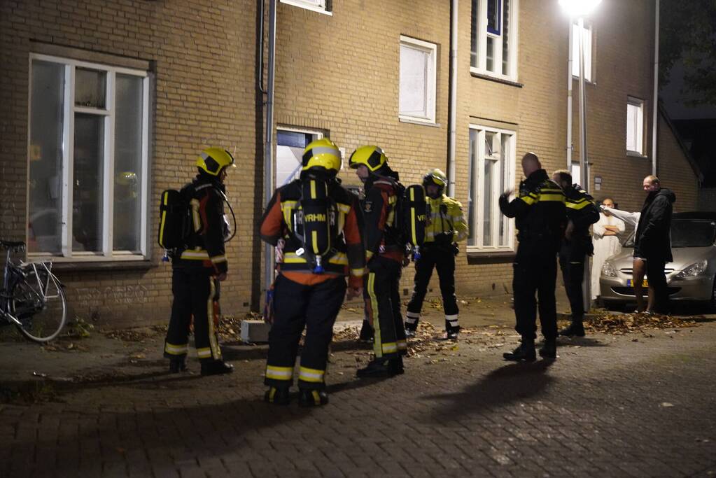 Magnetron door bewoner uit raam gegooid