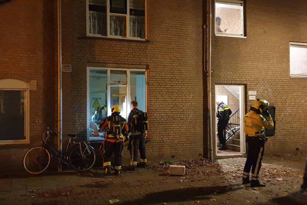 Magnetron door bewoner uit raam gegooid