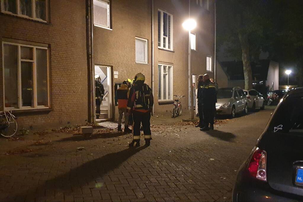 Magnetron door bewoner uit raam gegooid