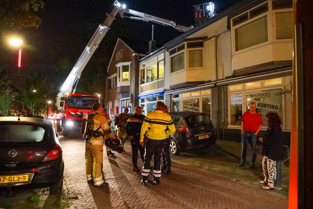Rook vanaf dak woning blijkt openhaard te zijn