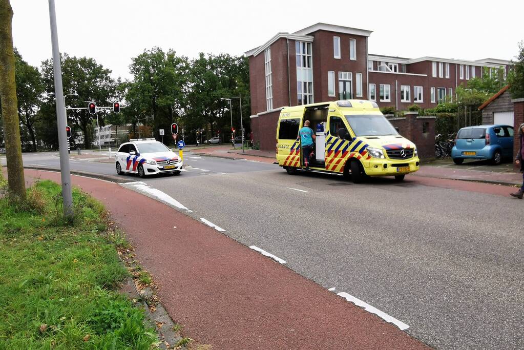 Twee fietsers gewond bij botsing