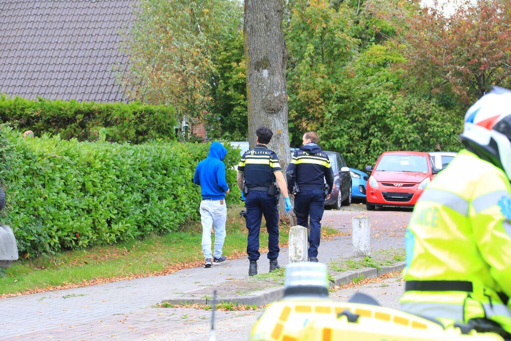 Agressieve pool slaat raam in en raakt gewond