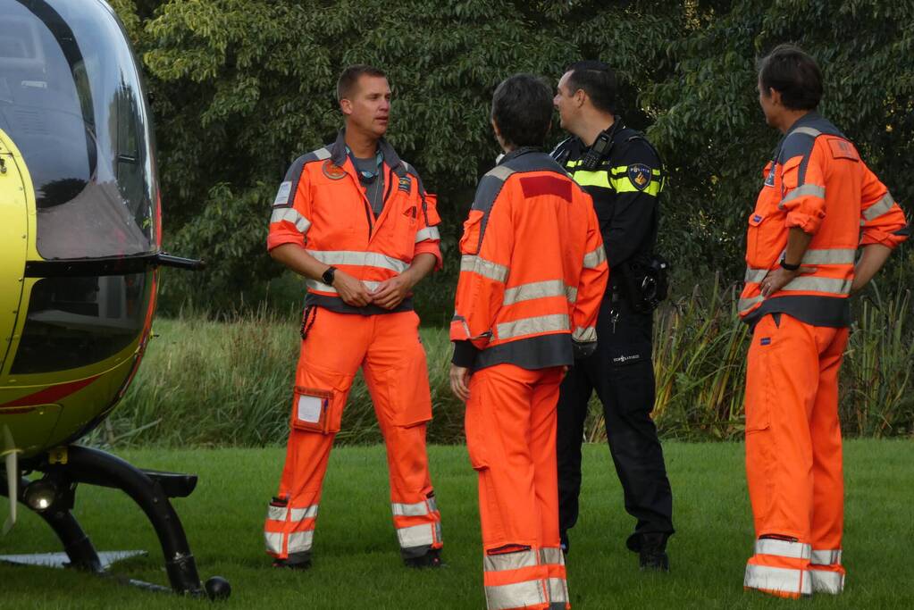 Snorfietser gewond door botsing tegen paal