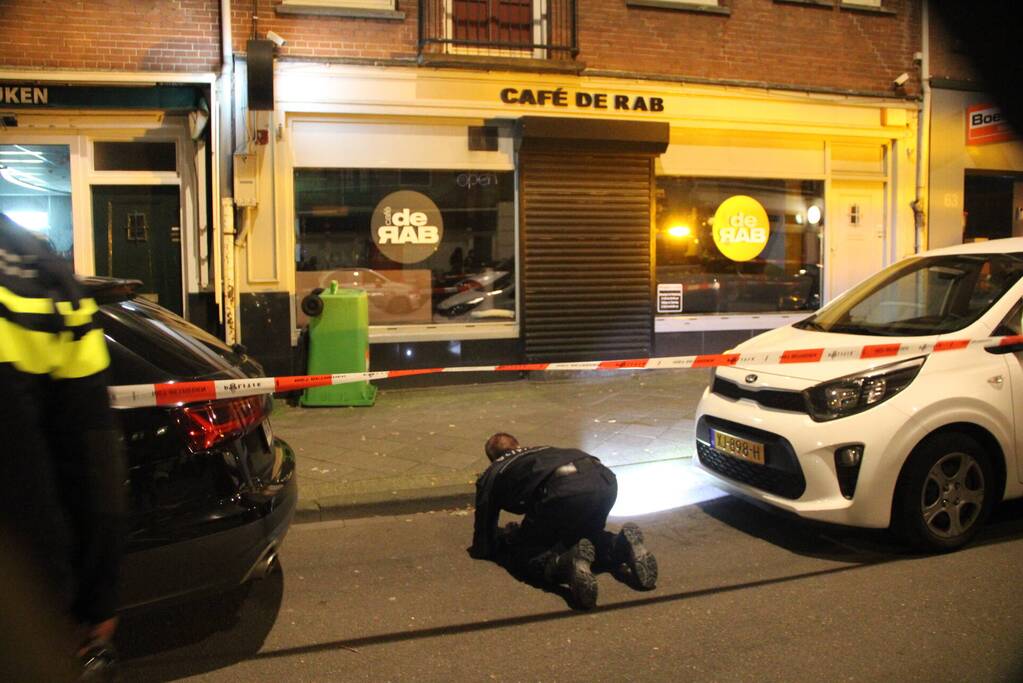 Kogelinslagen bij café De Rab