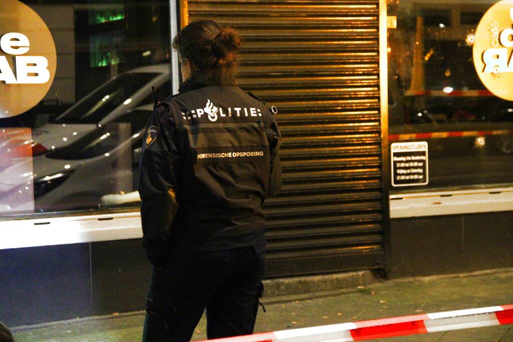 Kogelinslagen bij café De Rab