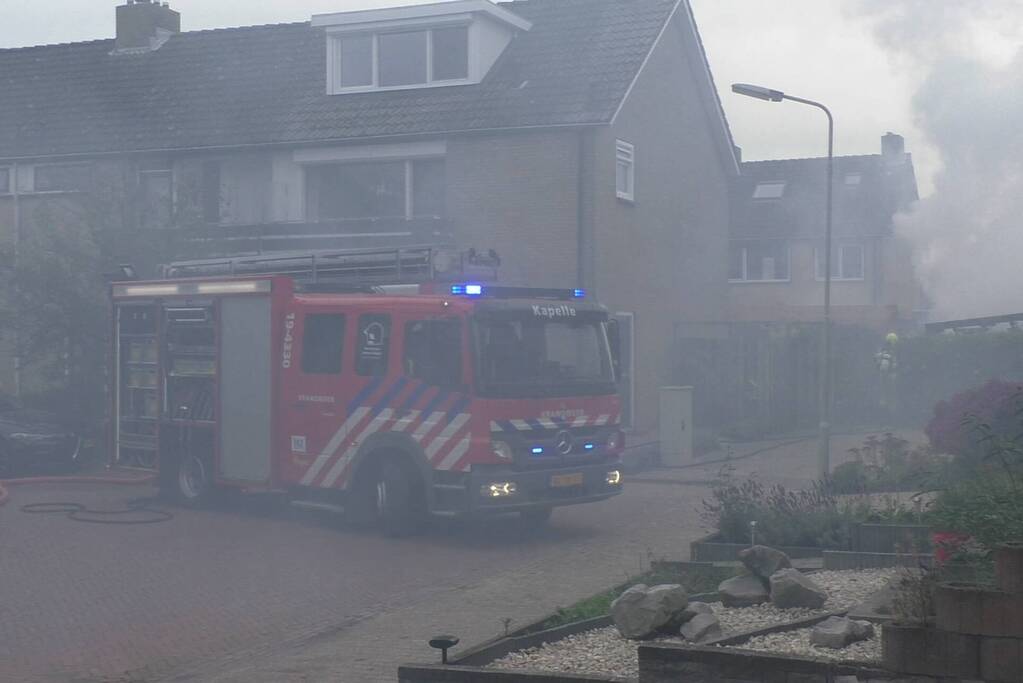 Veel rook door uitslaande brand in schuur