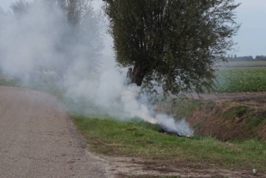 Stuk berm in brand door brandstichting