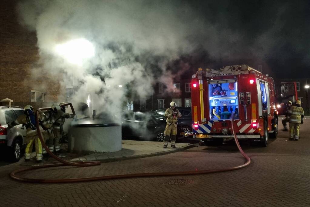 Brandstichting in papiercontainer