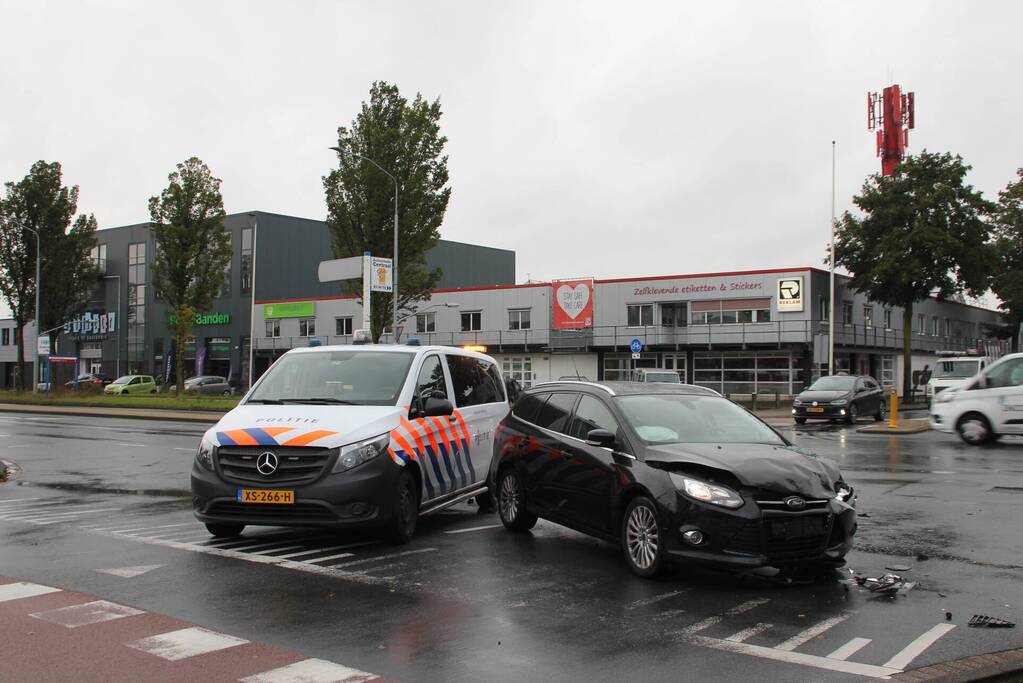 Persoon gewond bij flink verkeersongeval