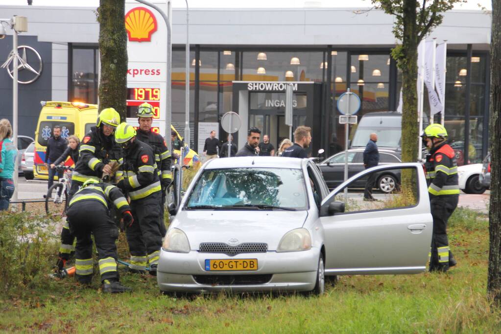 Persoon gewond bij flink verkeersongeval
