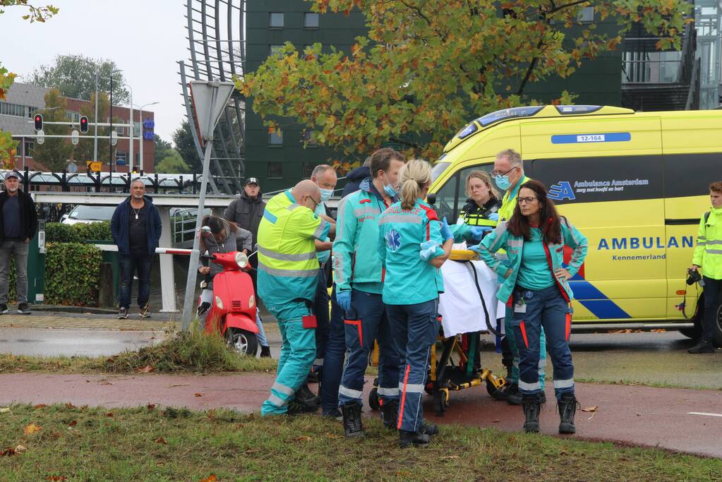 Aanrijden tussen twee auto's zorgt voor flinke schade