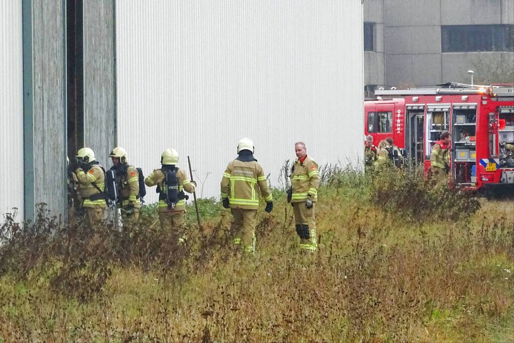 Uitslaande brand in een loods
