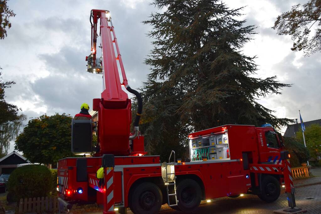 Straat afgsloten vanwege schoorsteenbrand