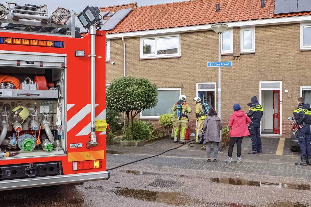 Rookmelder gaat af en buren bellen de brandweer
