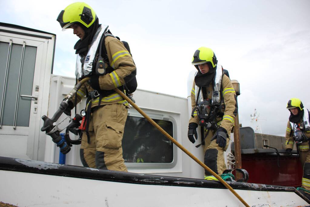 Brand in machinekamer van vrachtschip Laetitia