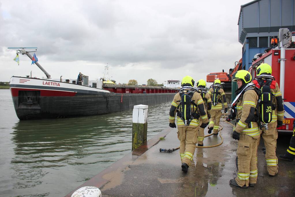 Brand in machinekamer van vrachtschip Laetitia