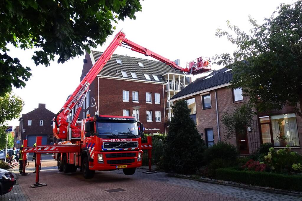 Nok dakpannen losgewaaid