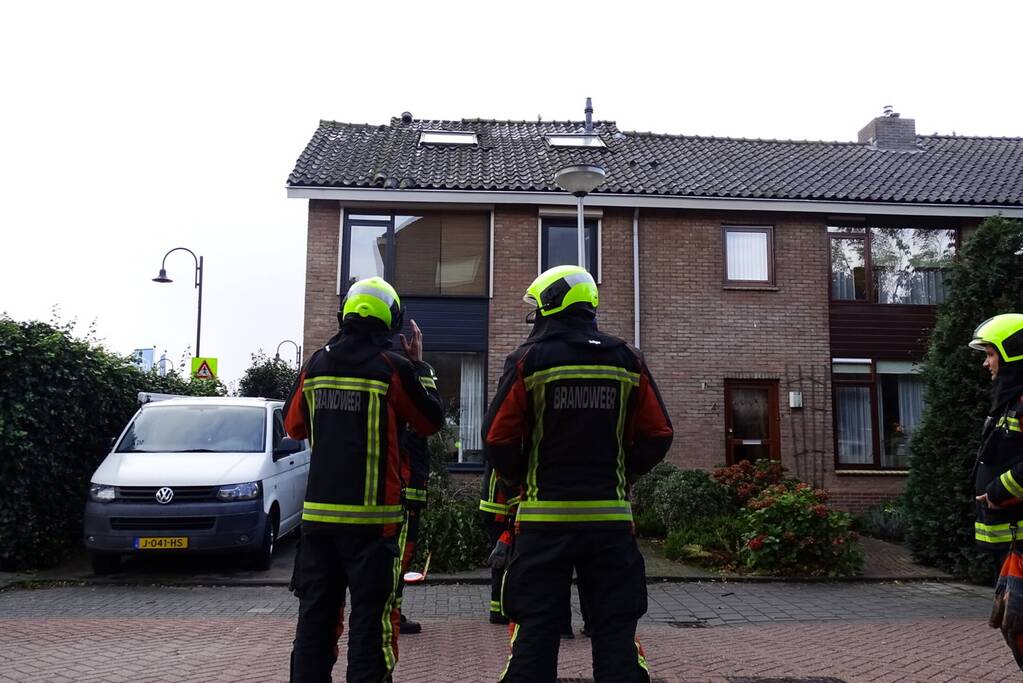 Nok dakpannen losgewaaid