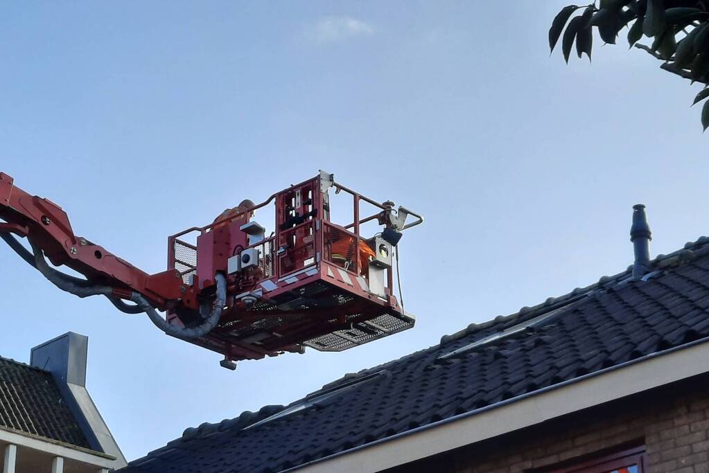 Nok dakpannen losgewaaid