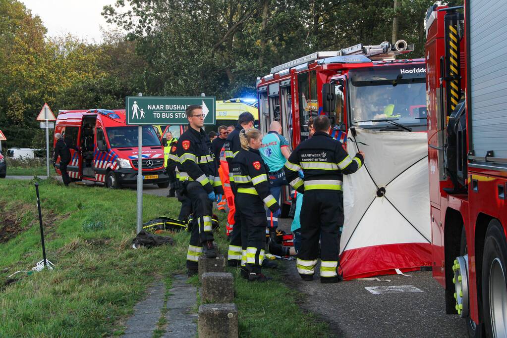 Scootmobiel raakt te water, persoon overleden