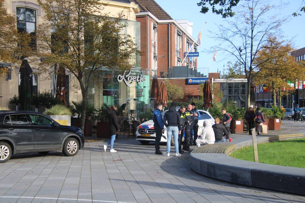 Overlastgevende zwerver aangehouden en meegenomen