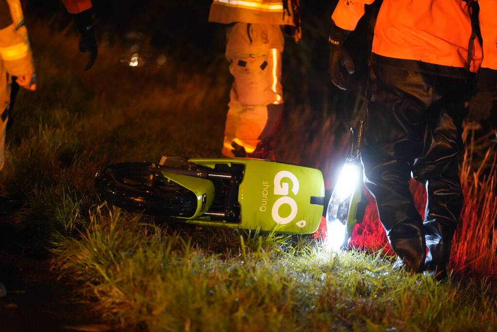 Scooter aangetroffen bij waterkant