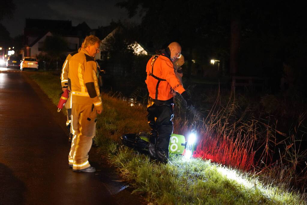 Scooter aangetroffen bij waterkant