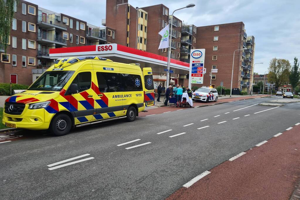 Fietsster gewond bij botsing met auto