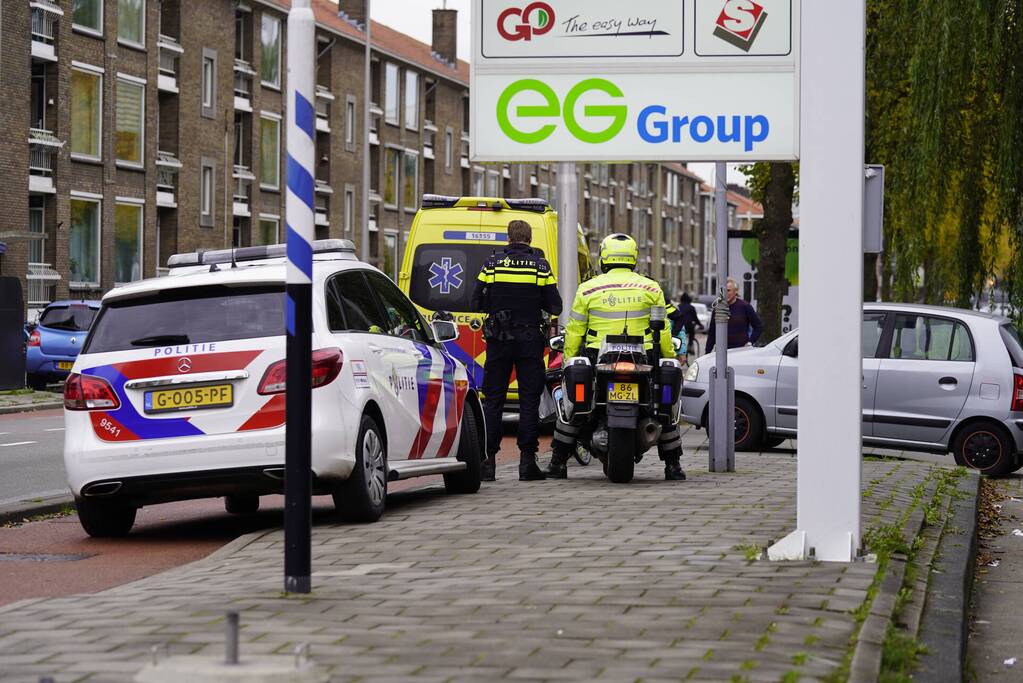 Fietsster gewond bij botsing met auto
