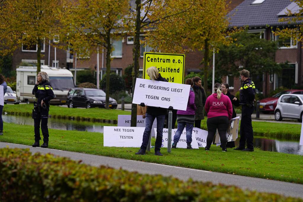 Actievoerders protesteren tegen vaccinatiebeleid