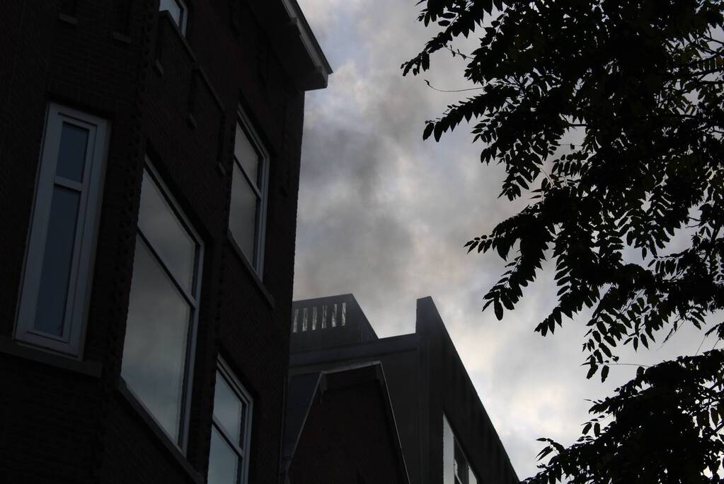 Hevige rookontwikkeling door brand in woning